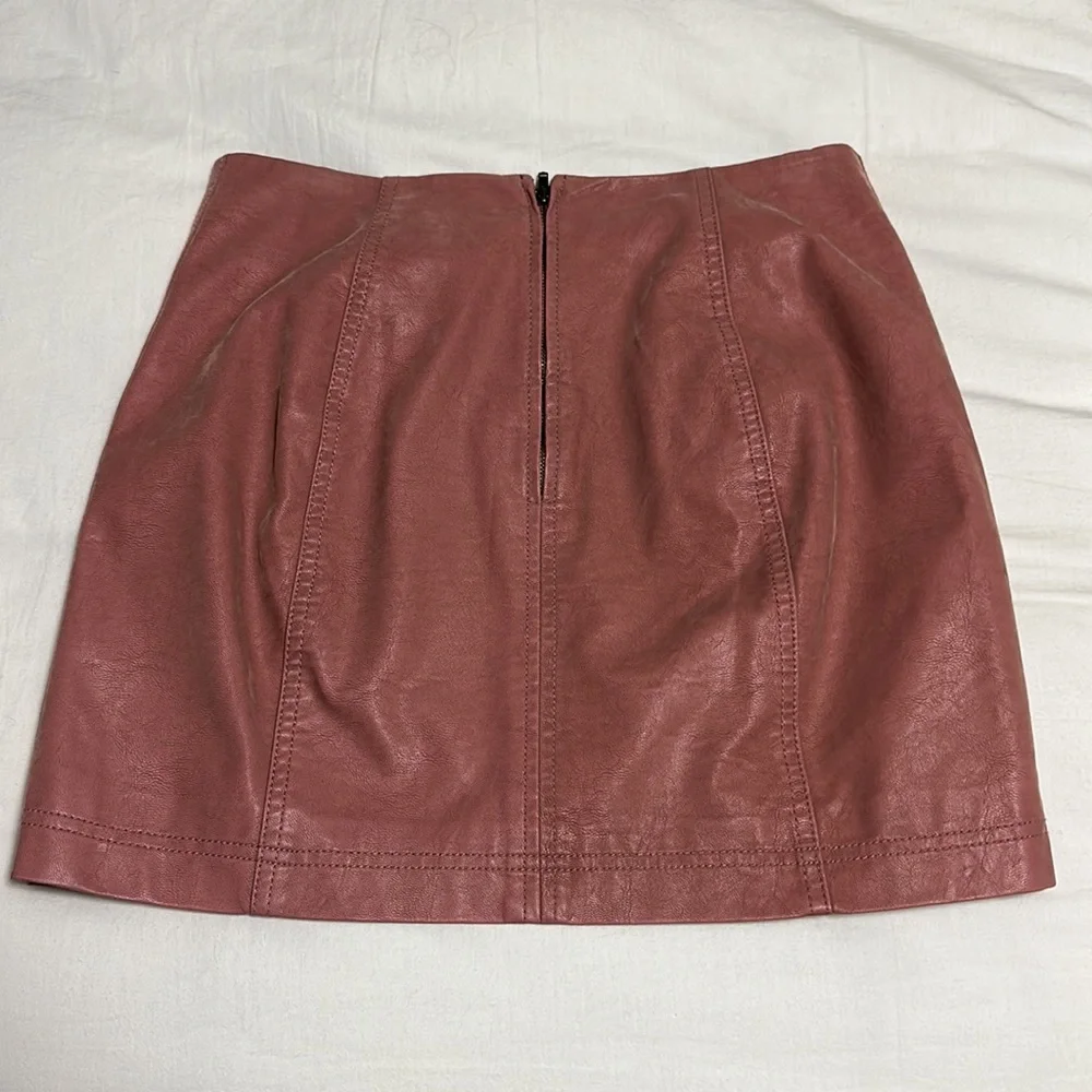 Free People Modern Femme vegan suede mini skirt in rose - Picture 6 of 10